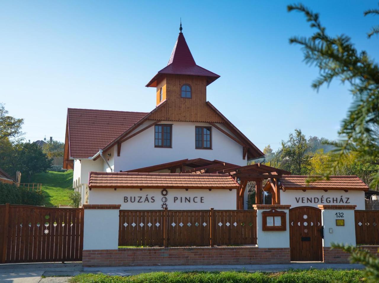 Buzás Pince Vendégház Ecséd Exterior foto