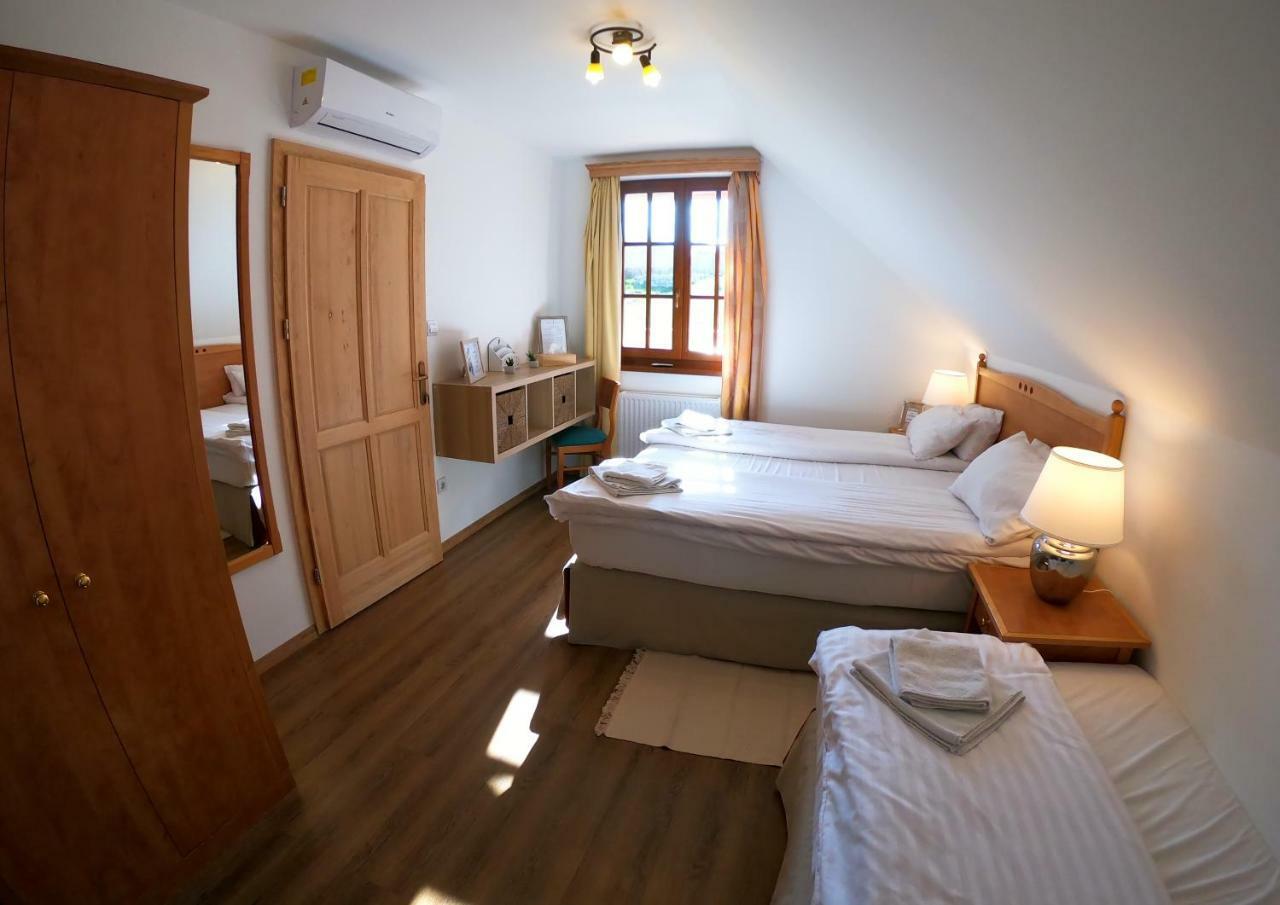 Buzás Pince Vendégház Ecséd Exterior foto